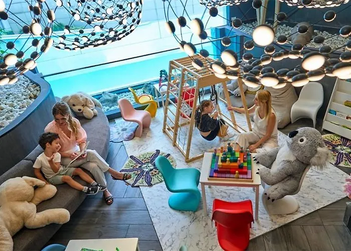 Cozy 3 Min To Rockwell View Pool Parking شقة مانيلا