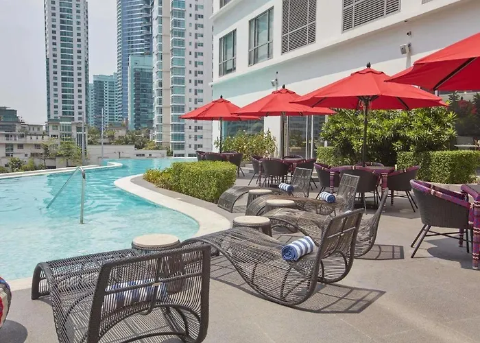 Cozy 3 Min To Rockwell View Pool Parking شقة مانيلا